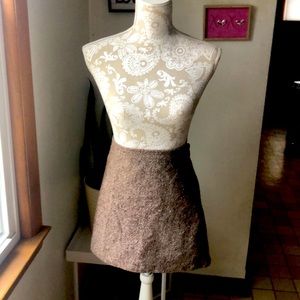 Old navy woman’s tweed skirt size 18